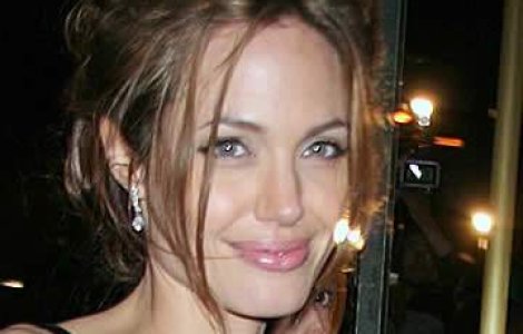 Angelina Jolie a avut o aventura cu Ethan Hawke