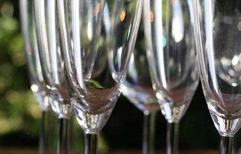 Cum se fabrica sampanie in Azuga de peste 100 de ani