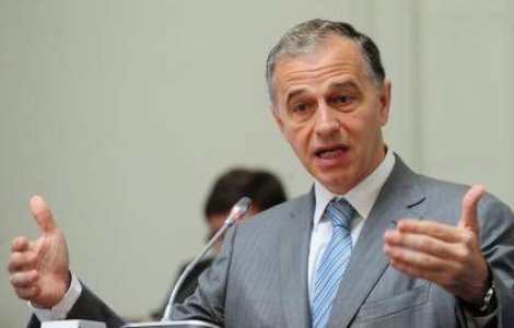 Geoana: Daca motiunea trece, Basescu nu poate refuza Guvernul ales de majoritate