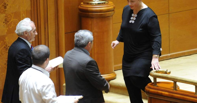 Teo vrea sa renunte la politica?