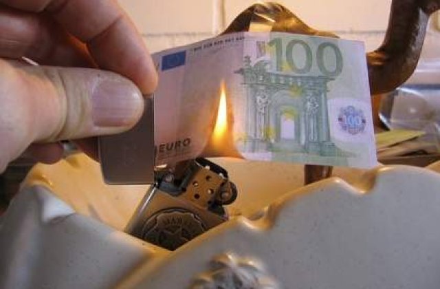 Eurosceptitism britanic: Euro "va muri in cinci ani"