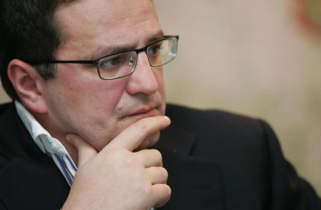 Contul de e-mail al directorului SRI a fost spart de hackerul "Guccifer"