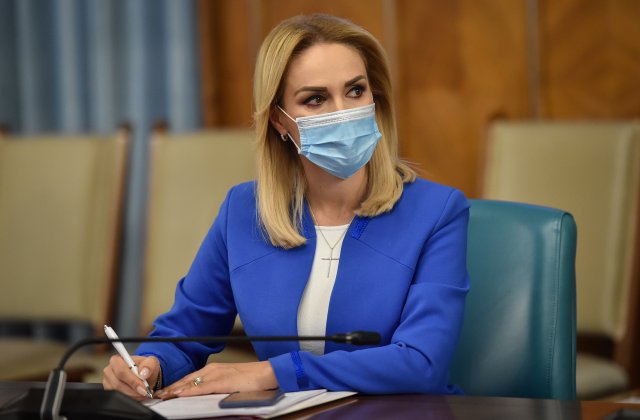 Gabriela Firea &icirc;i cere lui Nicușor Dan să anuleze taxa de intrare de la T&acirc;rgul de Crăciun