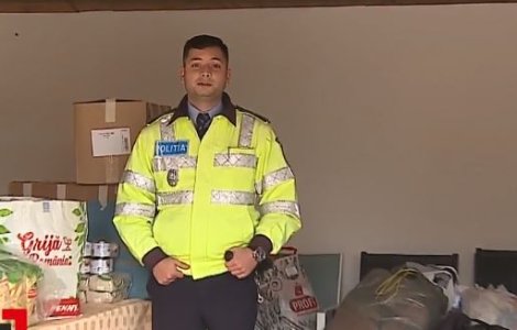 Polițist erou în Mureș: Ajută bătrânii, iar de sărbători se va transforma în Moș Crăciun