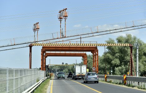 Sindicaliștii: Eliminarea taxelor de trecere la podurile de peste Dunăre va afecta grav drumurile din România