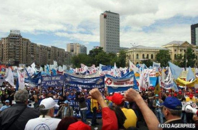 20.000 de persoane ies astazi in strada