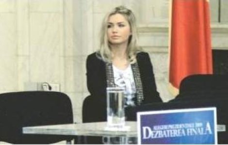 Prietena lui EBA, trimisa "pe banii nostrii" la New York