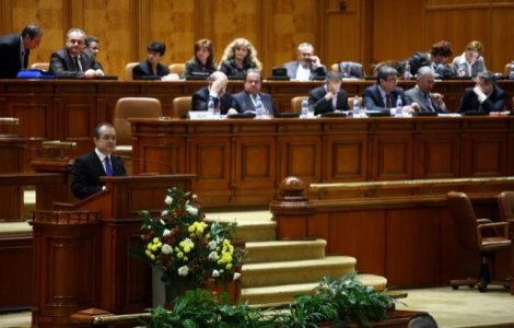 Presa internationala: Guvernul Boc va supravietui!