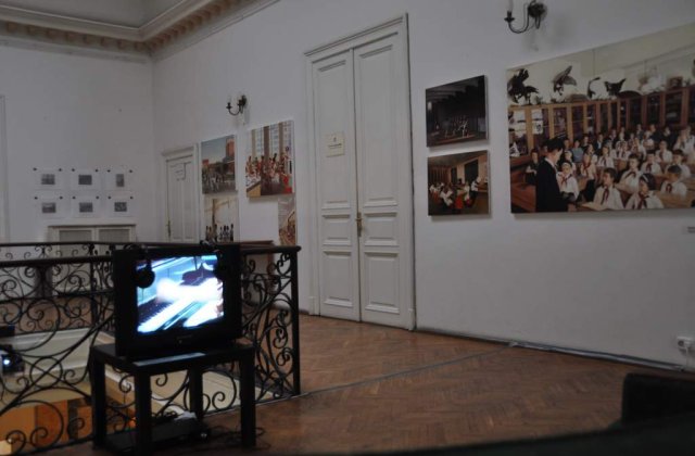 S-au saturat oamenii de Comunismul in arta?