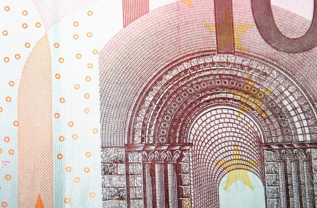 Fitch: Revenire din recesiune in forma de L pentru Europa
