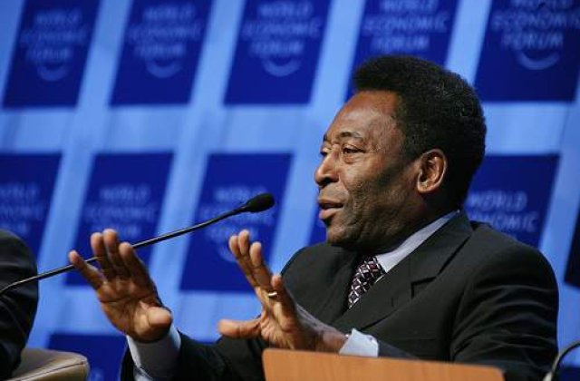 Pele il ataca pe Maradona