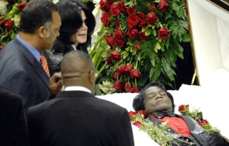  Top  Top 10 cele mai ciudate inmormantari de vedete