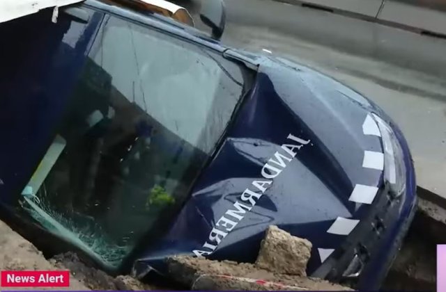 Dosar penal în cazul mașinii de Jandarmerie căzute în șanț pe strada Fundeni