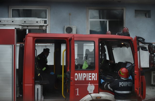 O persoană fără adăpost, carbonizată; o alta - arsuri de gradul I. Cauza: un mijloc de &icirc;ncălzire improvizat  