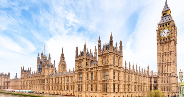 Un bărbat a fost arestat după ce a intrat ilegal în Parlamentul de la Londra