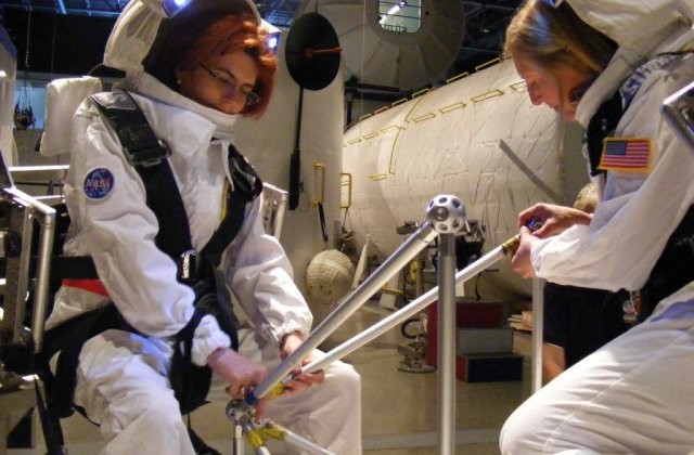 [VIDEO] 6 profesori romani, la o sesiune de pregatire pentru astronauti