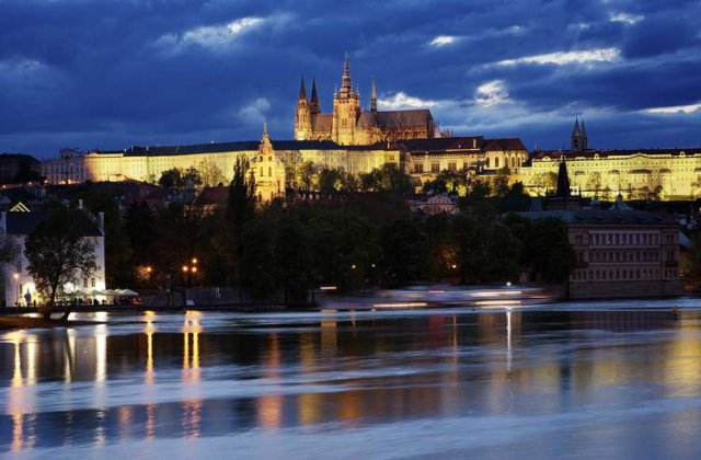 Cehia se pregateste "sa stranga cureaua"