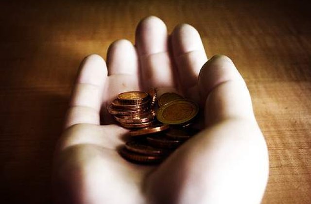 Companie de stat: Ai peste 8.000 de lei, donezi 90%!