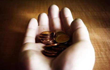 Companie de stat: Ai peste 8.000 de lei, donezi 90%!