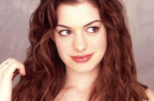 Actrita Anne Hathaway, la un pas de a se ineca, in Hawaii