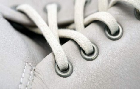 Un proxenet din SUA: Nike nu avertizeaza clientii ca adidasii pot fi arme letale