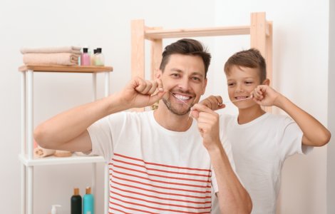 Importanța aței dentare în igiena orală. De la ce vârstă este recomandată utilizarea acesteia