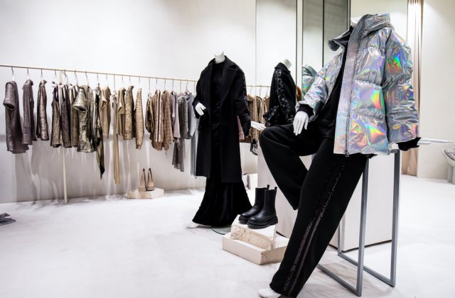 Brandul irina schrotter a inaugurat două locații în Palas: primul magazin cu piese vestimantare de designer și salonul „The beauty room by irina schrotter” 