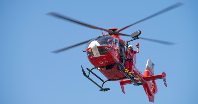 Tânăr din Vaslui, preluat de un elicopter SMURD. S-ar fi tăiat la gât cu drujba