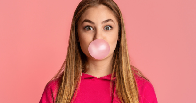 Guma de mestecat care împiedică infectarea cu COVID. Cum funcționează aceasta