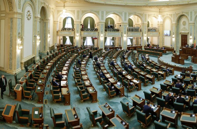 Ședinţă solemnă cu ocazia aniversării a 30 de ani de la adoptarea Constituţiei