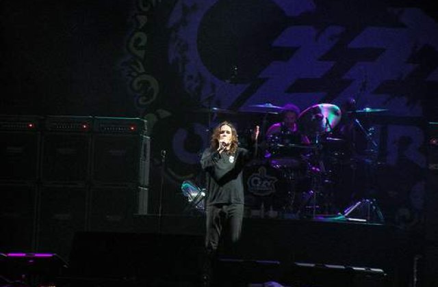 Ozzy Osbourne va canta pe gratis