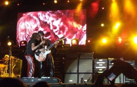  Top   Foto/video  Aerosmith a zguduit Romania