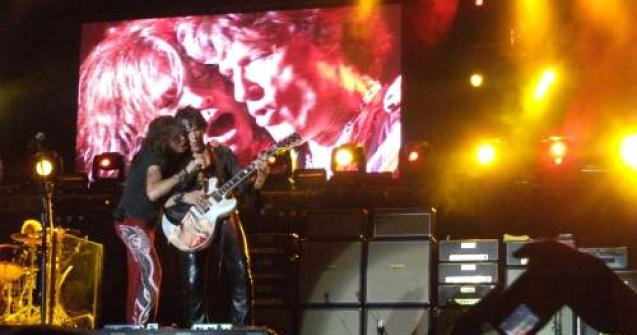  Top   Foto/video  Aerosmith a zguduit Romania