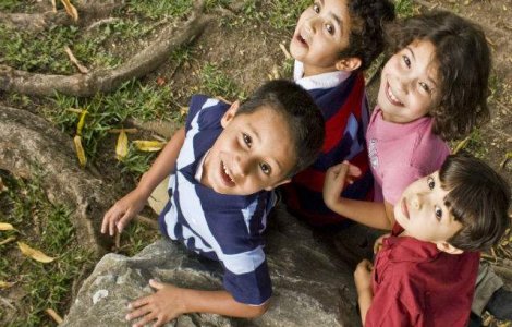 Avertisment: Cum ne INTOXICA brandurile de renume copiii