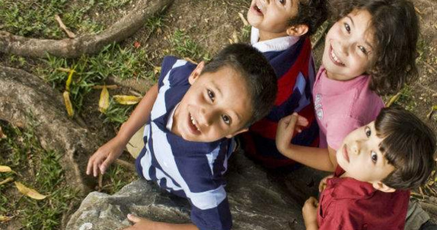 Avertisment: Cum ne INTOXICA brandurile de renume copiii