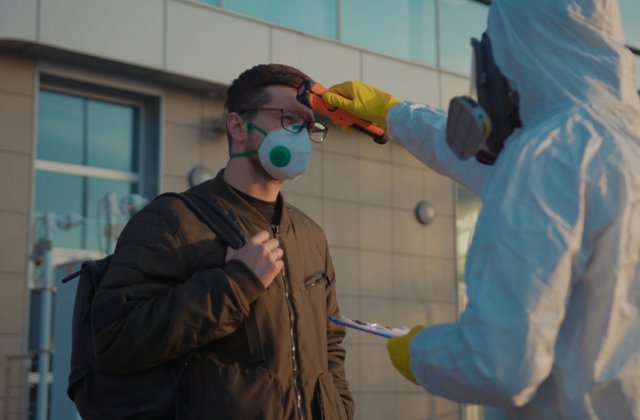 Noile restricții impuse &icirc;n Rom&acirc;nia pentru perioada sărbătorilor de iarnă. De c&acirc;nd se aplică și cine va intra &icirc;n carantină