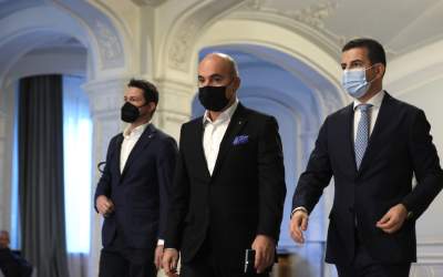 Rareș Bogdan: Există două...