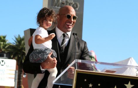  Top  12 celebrități care își pun întotdeauna familia pe primul loc