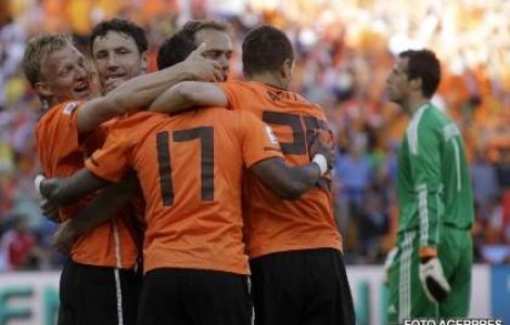 Olanda a invins Japonia cu 1-0