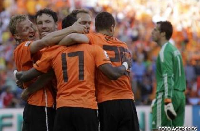 Olanda a invins Japonia cu 1-0