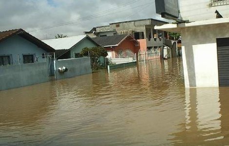 Inundatiile din Brazilia, soldate cu zeci de morti