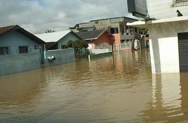 Inundatiile din Brazilia, soldate cu zeci de morti