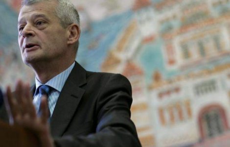 Oprescu avertizeaza: RATB actioneaza la limita legalitatii