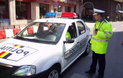 Peste 150 de taximetristi, amendati in urma unei actiuni a Politiei in zona aeroporturilor