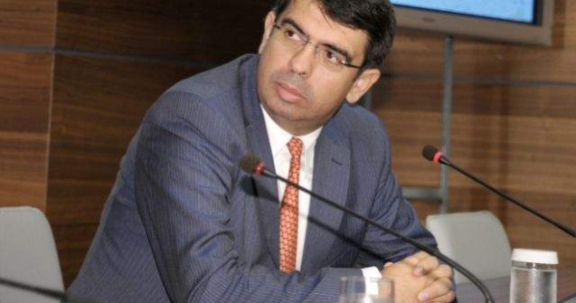 Cazanciuc spune ca nu exista un conflict intre politic si justitie