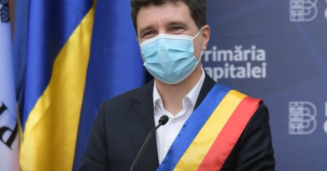 S-a vaccinat primarul! Nicușor Dan și-a făcut prima doză împotriva COVID-19