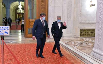 Politicienii rabdă frig în...