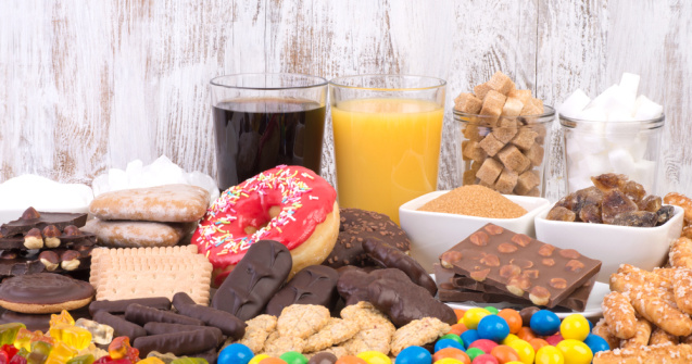  Top  10 alimente populare care conțin mult mai mult zahăr decât crezi