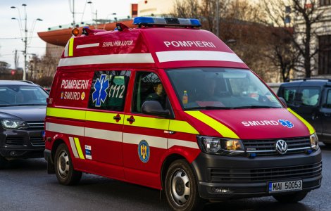 Un bebeluș s-a născut în ambulanța SMURD. Starea nou-născutului și a mamei