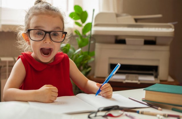 7 fapte despre persoanele st&acirc;ngace susținute de știință pe care probabil nu le știai